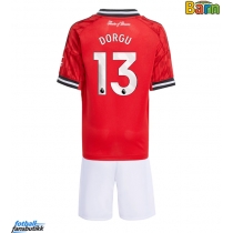 Manchester United Patrick Dorgu #13 Hjemmedraktsett Barn 2025-26 Kortermet (+ Korte bukser)